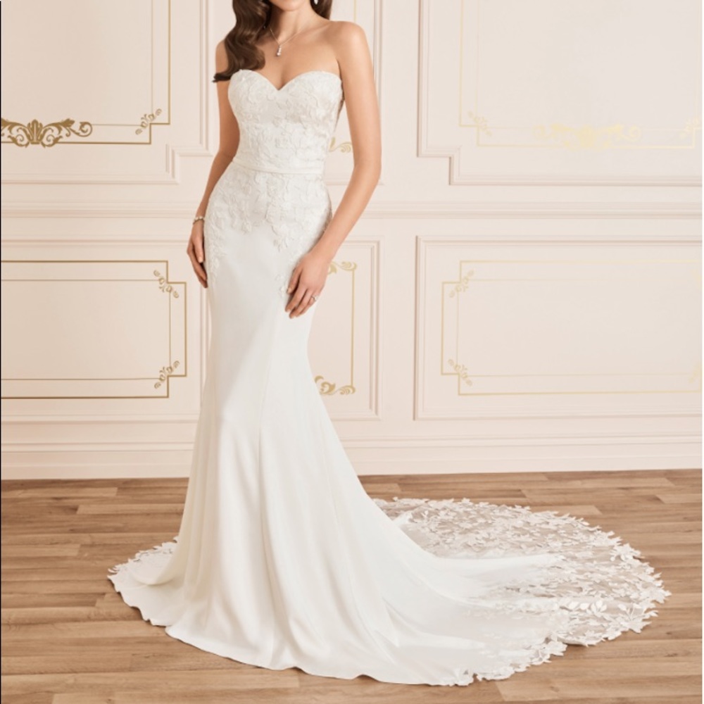Wedding dress / Reception dress